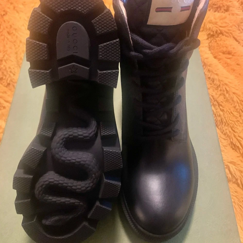 Gucci Quilted Black Lace-Up Boots - Picture 4 of 4